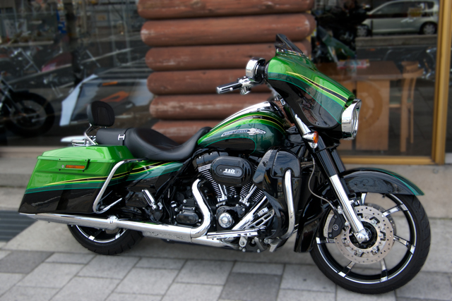 2011FLHXSE2 CVO Street Glide