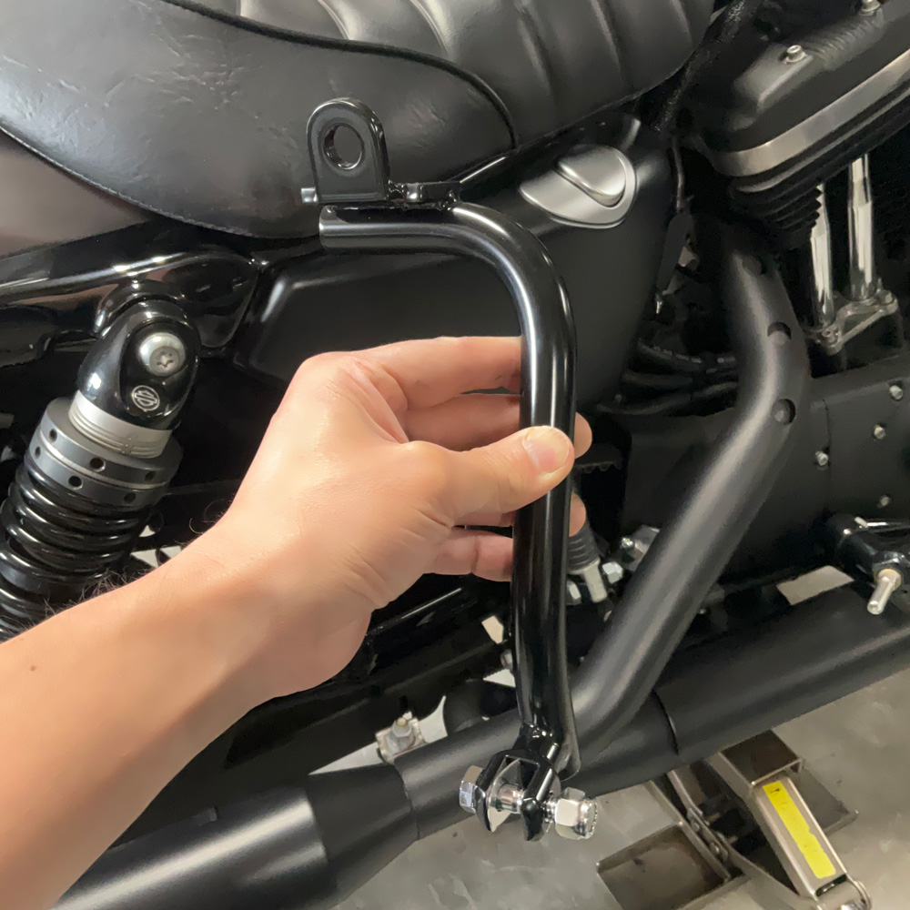 Sportster タンデムステップブラケット試作品