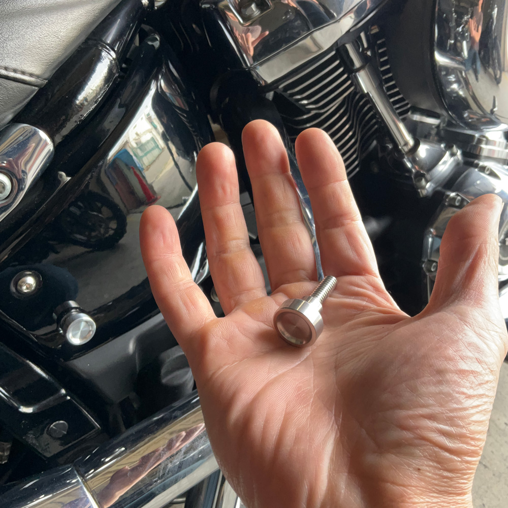 MW8 Softail サイドカバースクリュー