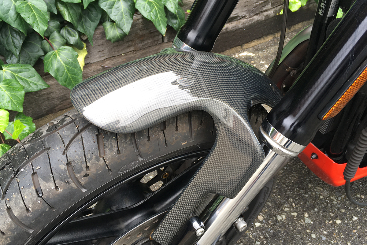 XR1200 カーボンフェンダー