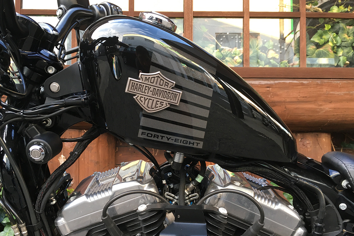 XL1200X タンクリフトアップ