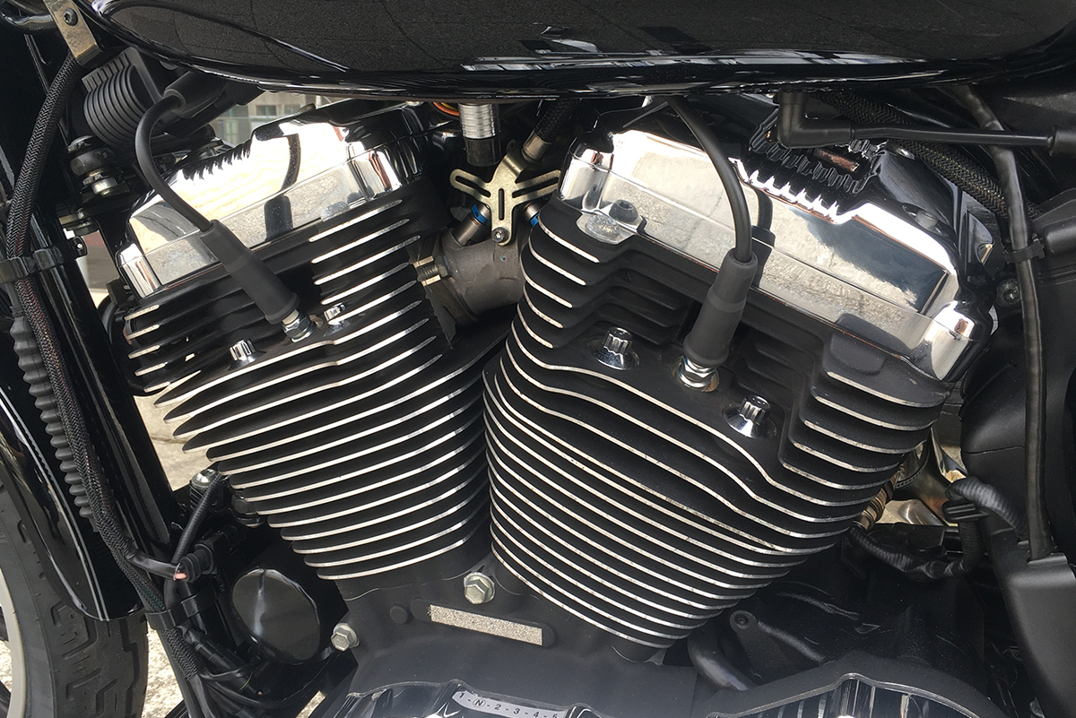 XL1200L シリンダー