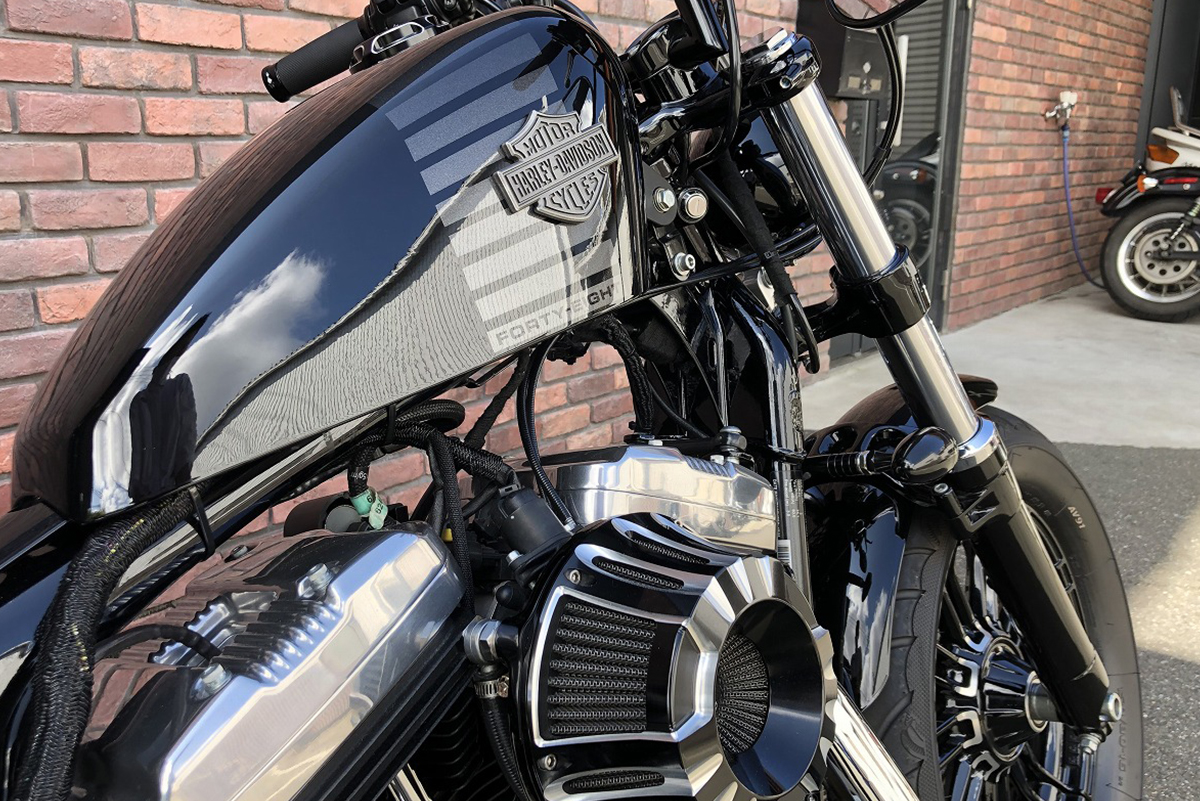 XL1200X タンクリフトアップ