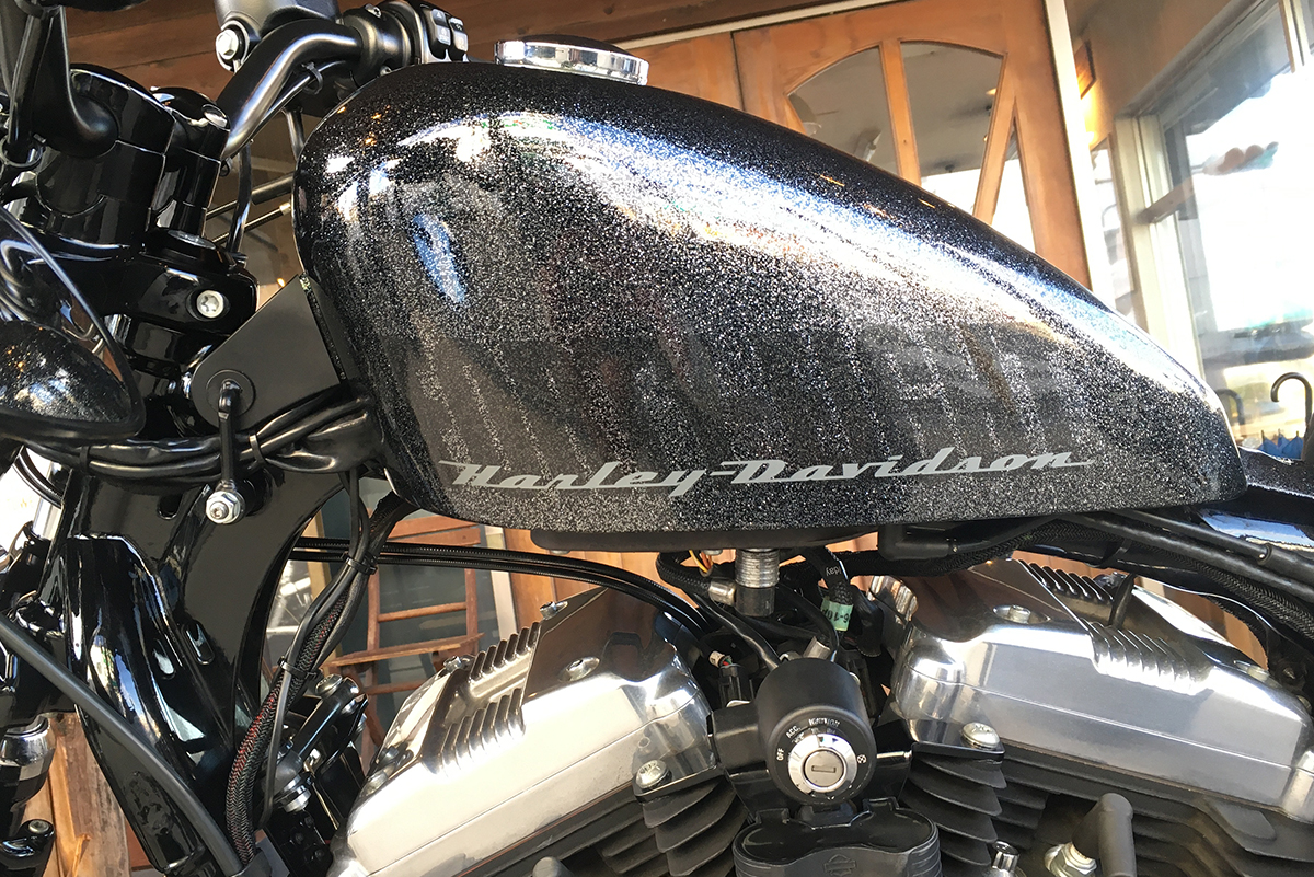 XL1200X タンクリフトアップ