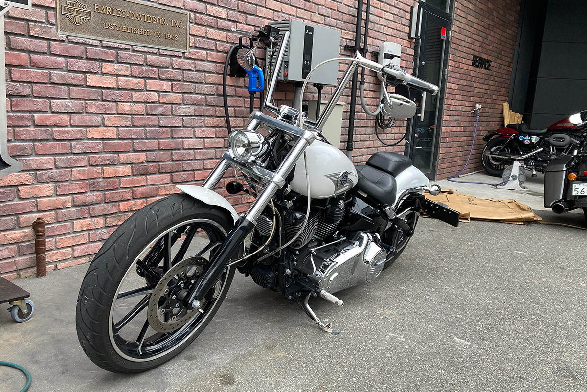 8629円 新品 formation Harley 2018-2022ソフトアイルブレイクアウトファットボーイと互換性があります flfb fxbrモデルオートバイアクセサリーChrome Sissy Bar Rackドッキングハードウェアキット
