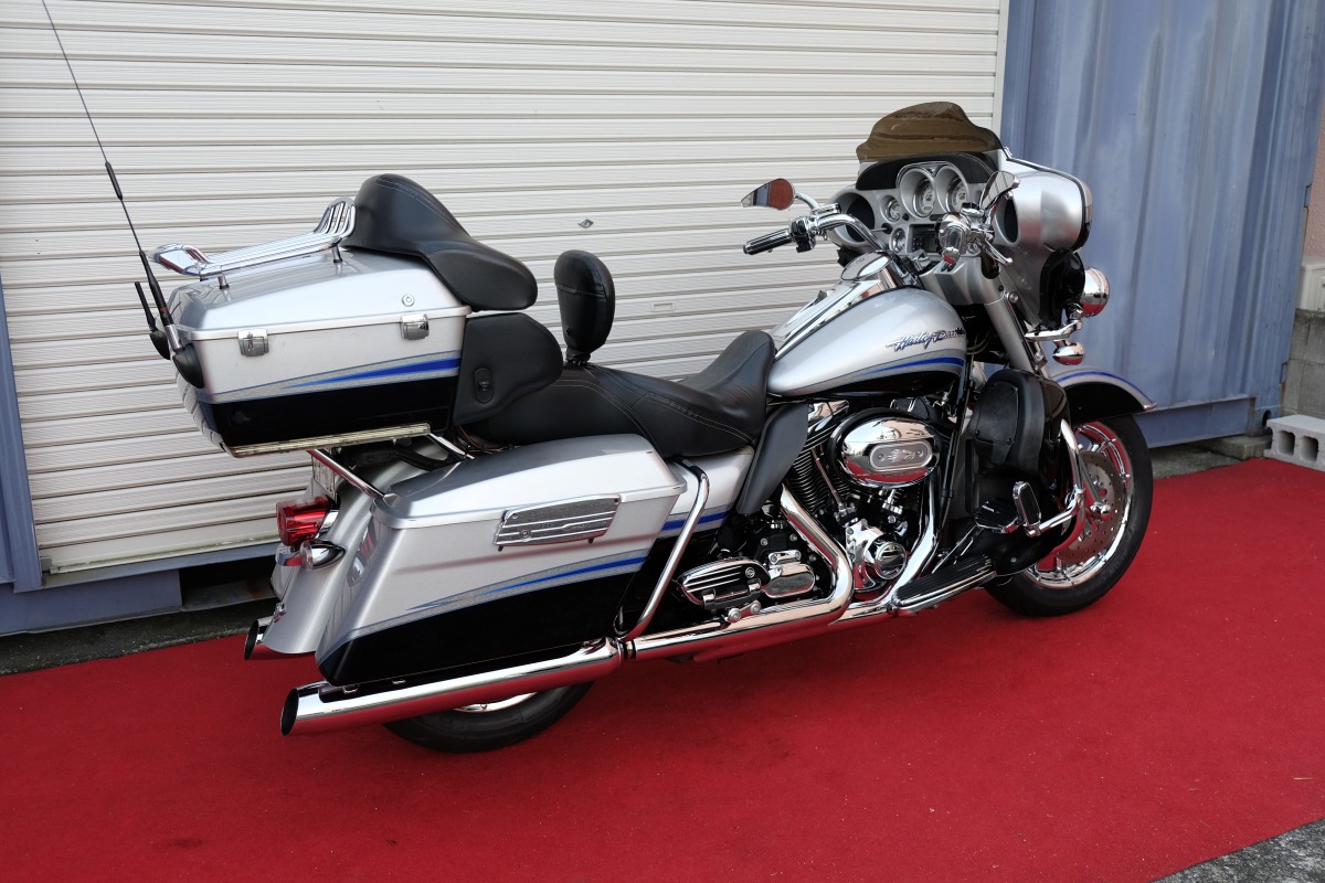 FLTRXSE2 2013 CVO 19インチフロントホイール