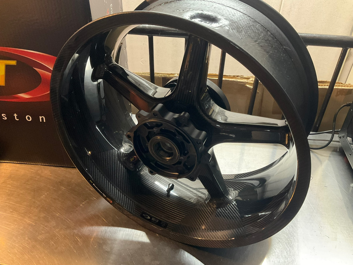 BST Carbon wheel harley-davidson Twin Tek